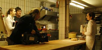 Ein Team des Bayerischen Rundfunks filmte 2007 in der Bäckerei Fischer einen kurzen Bericht über die Herstellung des Neujahrsweck bis hin der Überreichung des Wecks vom Paten an sein Patenkind.